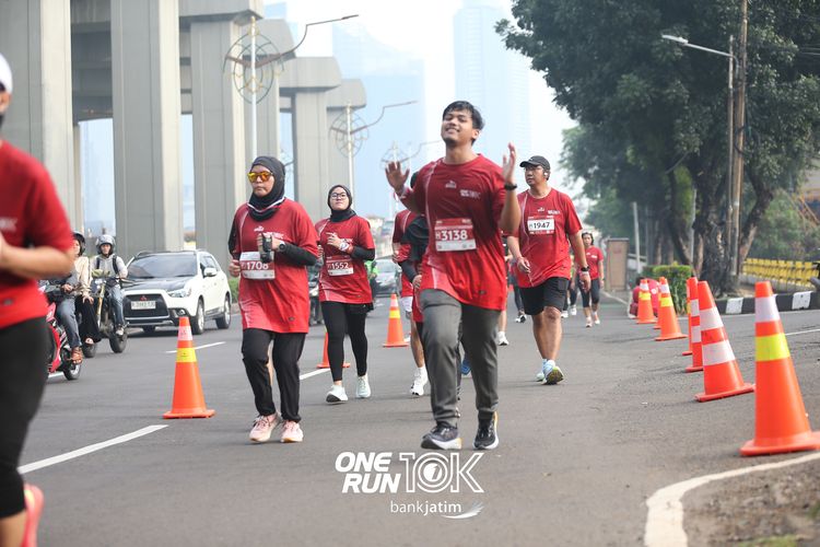 Race photo from ONE RUN 10 K