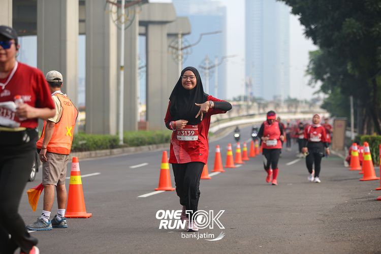 Race photo from ONE RUN 10 K