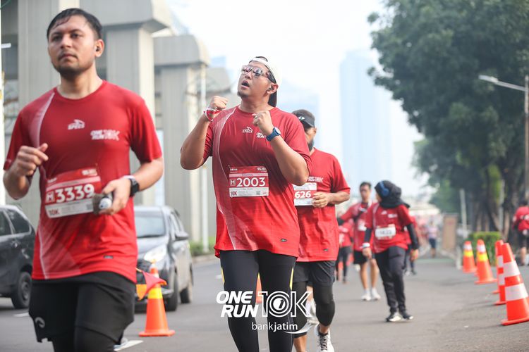 Race photo from ONE RUN 10 K