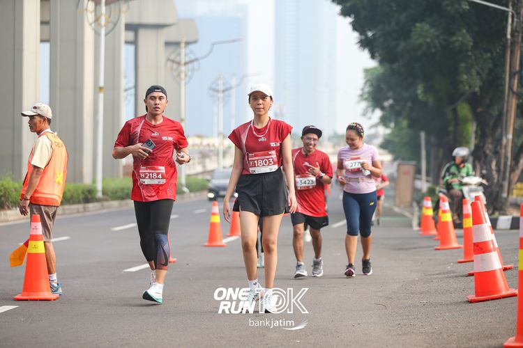 Race photo from ONE RUN 10 K