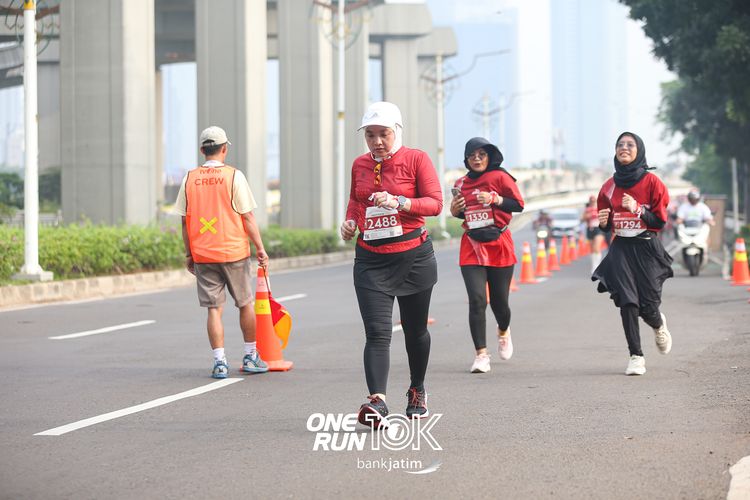 Race photo from ONE RUN 10 K