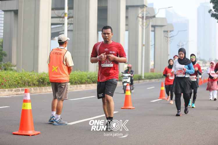 Race photo from ONE RUN 10 K