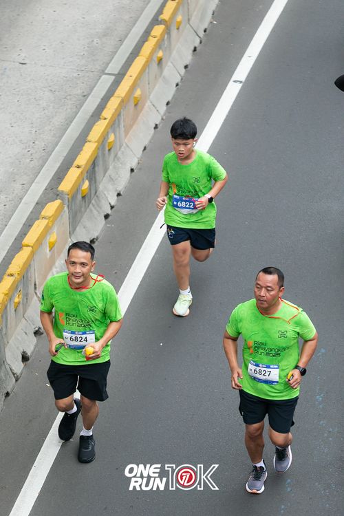Race photo from ONE RUN 10K 2025