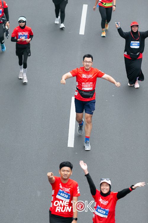 Race photo from ONE RUN 10K 2025