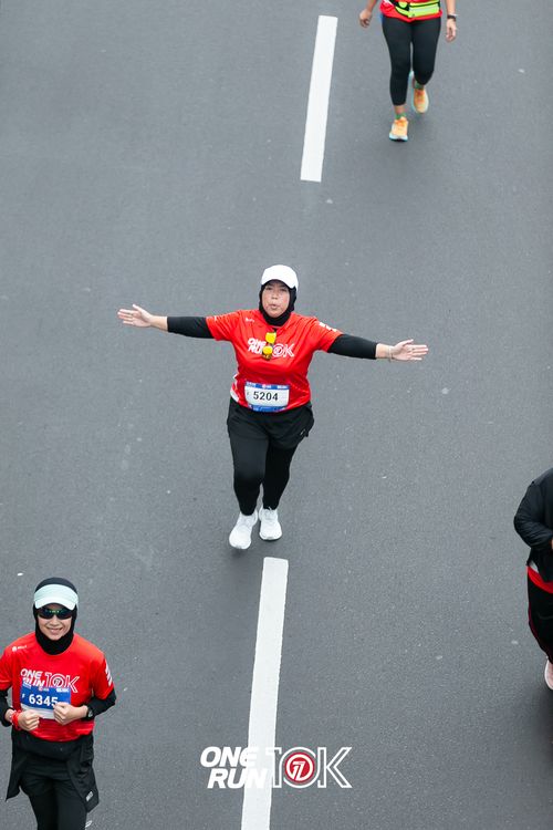 Race photo from ONE RUN 10K 2025