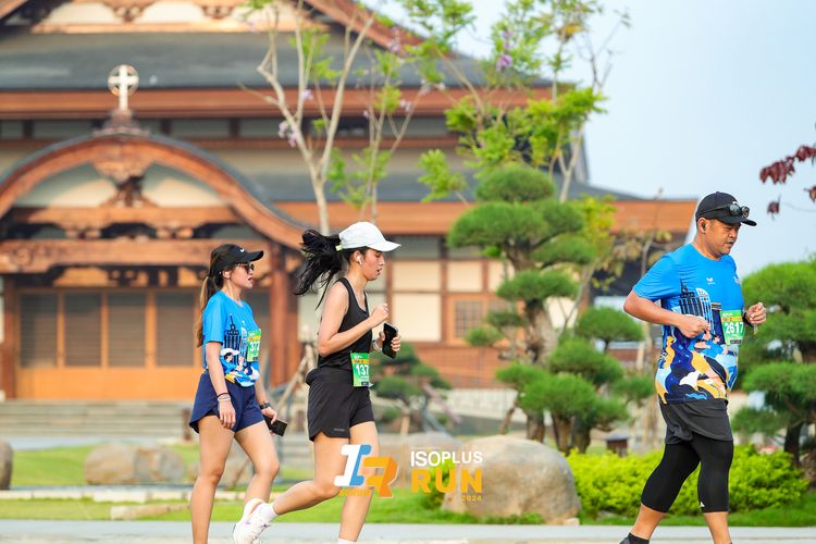 Race photo from ISOPlus Run 2024 Jakarta