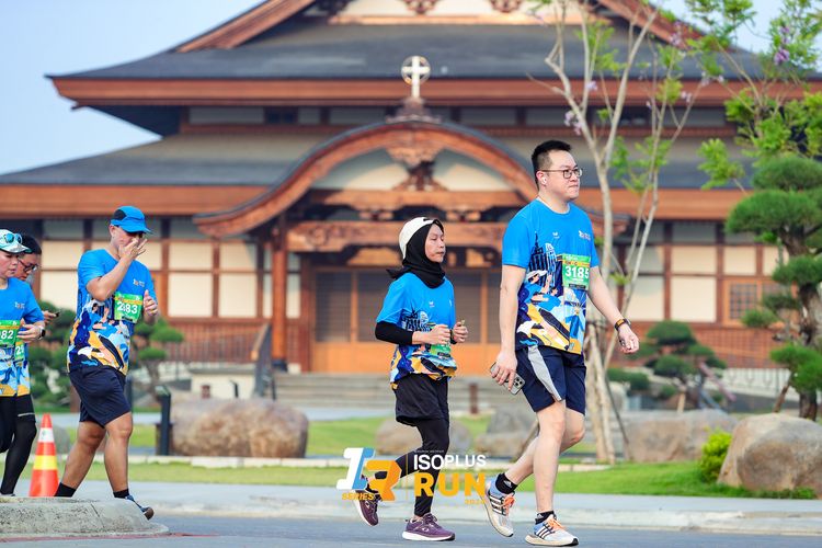 Race photo from ISOPlus Run 2024 Jakarta