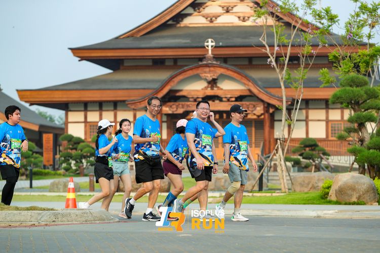 Race photo from ISOPlus Run 2024 Jakarta