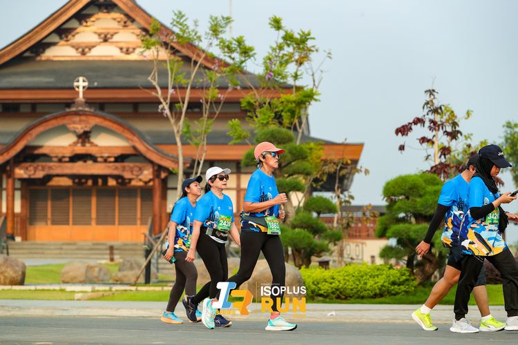 Race photo from ISOPlus Run 2024 Jakarta