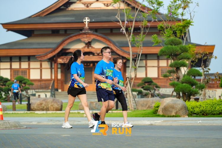 Race photo from ISOPlus Run 2024 Jakarta