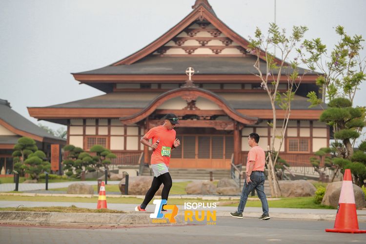 Race photo from ISOPlus Run 2024 Jakarta