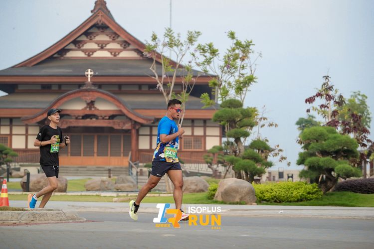Race photo from ISOPlus Run 2024 Jakarta