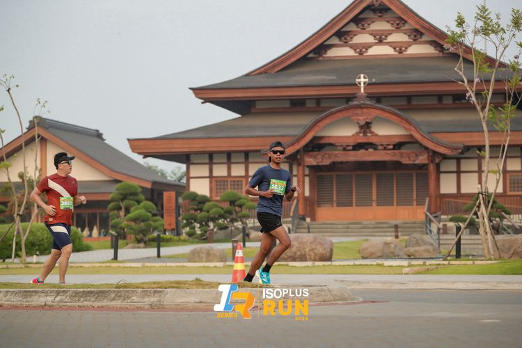 Race photo from ISOPlus Run 2024 Jakarta