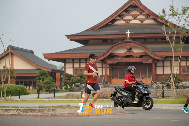 Race photo from ISOPlus Run 2024 Jakarta
