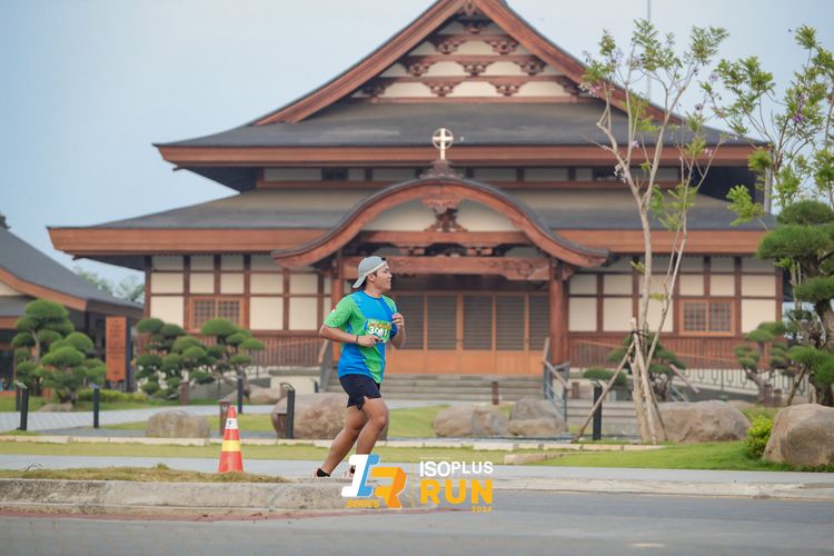 Race photo from ISOPlus Run 2024 Jakarta