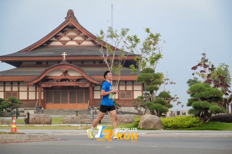 Race photo from ISOPlus Run 2024 Jakarta