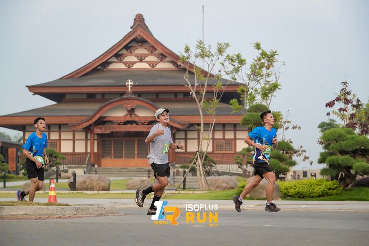 Race photo from ISOPlus Run 2024 Jakarta