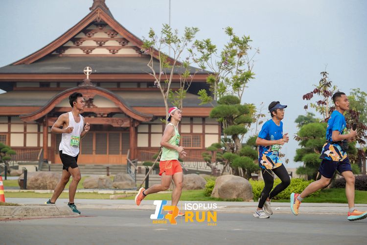 Race photo from ISOPlus Run 2024 Jakarta
