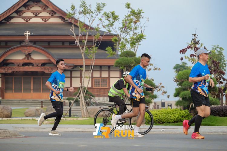 Race photo from ISOPlus Run 2024 Jakarta