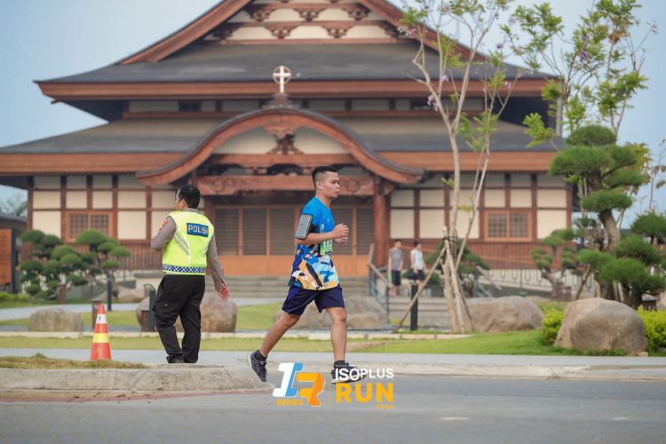 Race photo from ISOPlus Run 2024 Jakarta