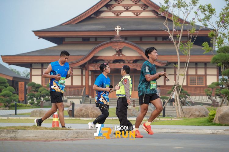 Race photo from ISOPlus Run 2024 Jakarta