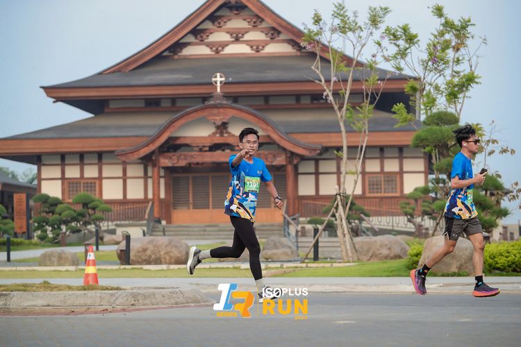 Race photo from ISOPlus Run 2024 Jakarta