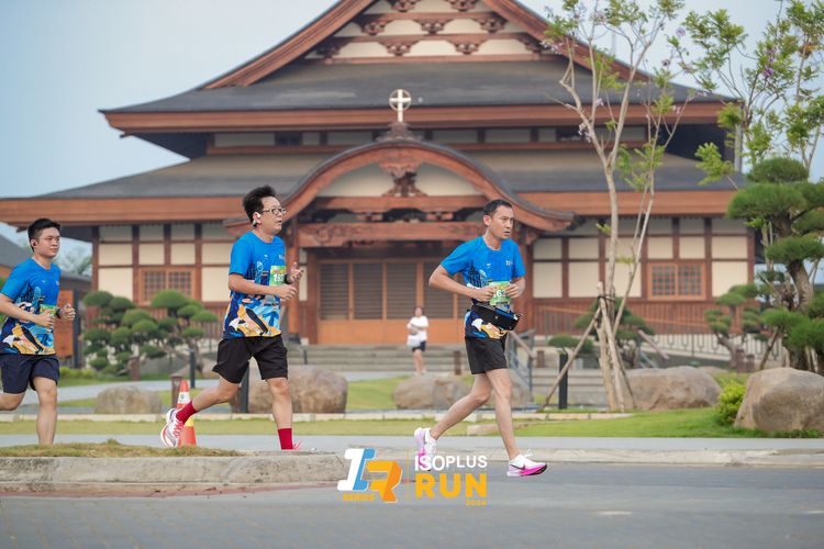 Race photo from ISOPlus Run 2024 Jakarta