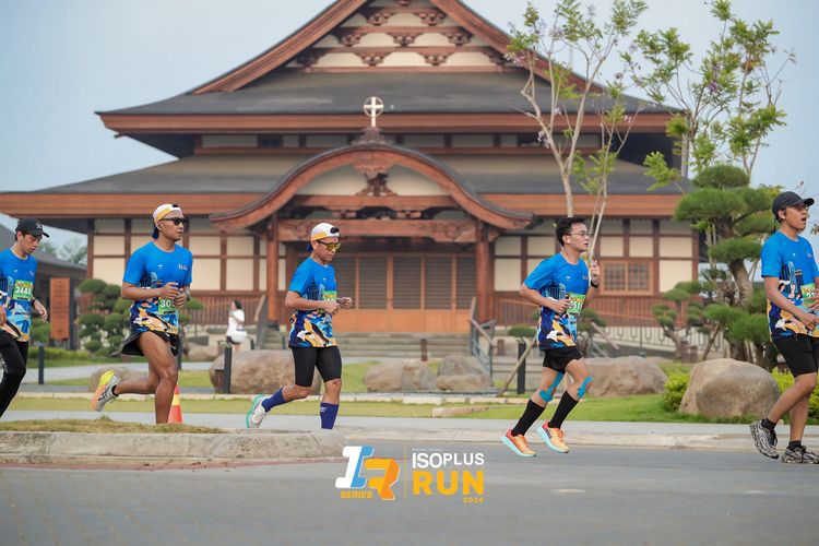 Race photo from ISOPlus Run 2024 Jakarta