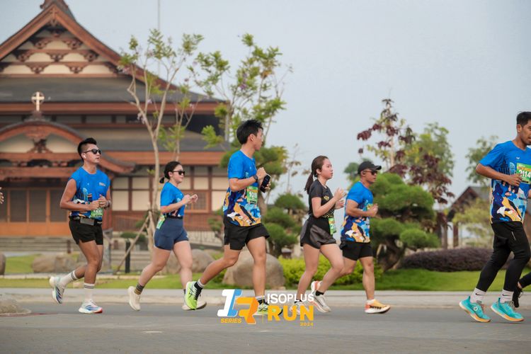 Race photo from ISOPlus Run 2024 Jakarta