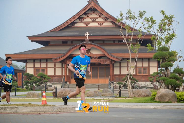 Race photo from ISOPlus Run 2024 Jakarta
