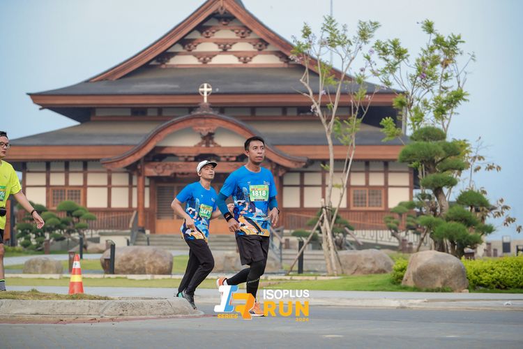 Race photo from ISOPlus Run 2024 Jakarta