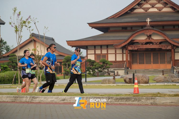 Race photo from ISOPlus Run 2024 Jakarta
