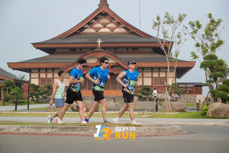 Race photo from ISOPlus Run 2024 Jakarta