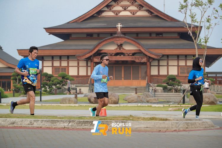 Race photo from ISOPlus Run 2024 Jakarta