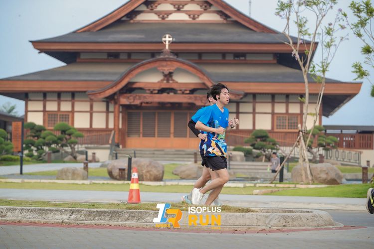 Race photo from ISOPlus Run 2024 Jakarta