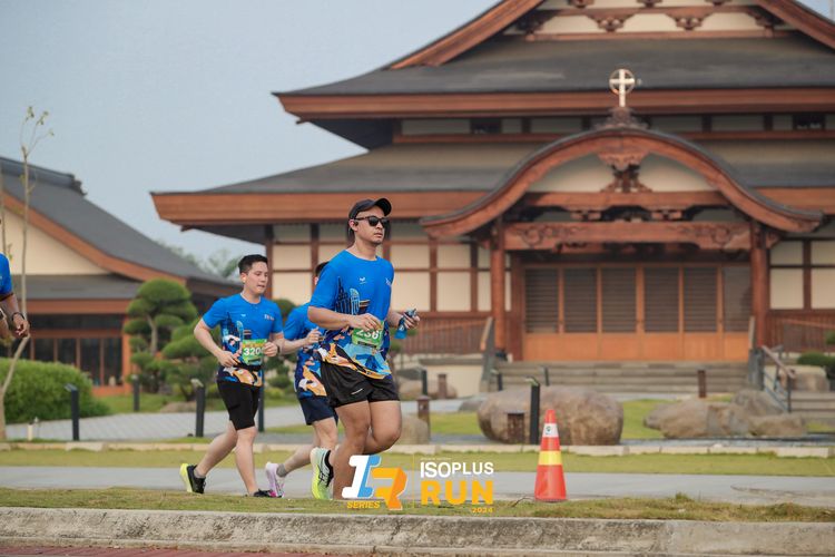 Race photo from ISOPlus Run 2024 Jakarta