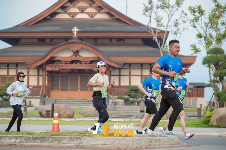 Race photo from ISOPlus Run 2024 Jakarta