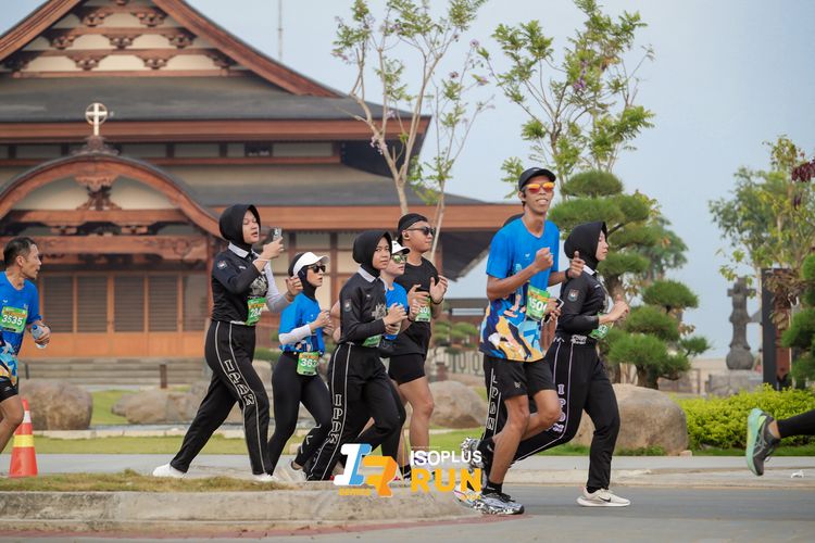 Race photo from ISOPlus Run 2024 Jakarta