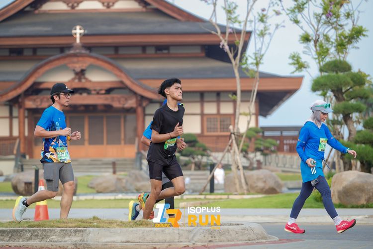 Race photo from ISOPlus Run 2024 Jakarta