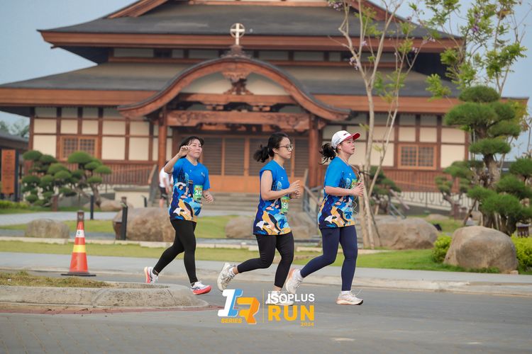 Race photo from ISOPlus Run 2024 Jakarta