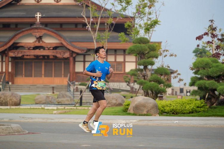 Race photo from ISOPlus Run 2024 Jakarta