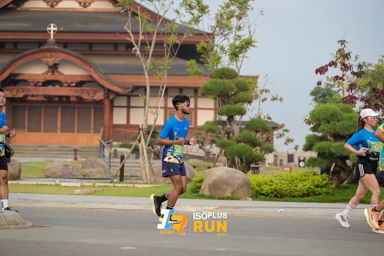 Race photo from ISOPlus Run 2024 Jakarta