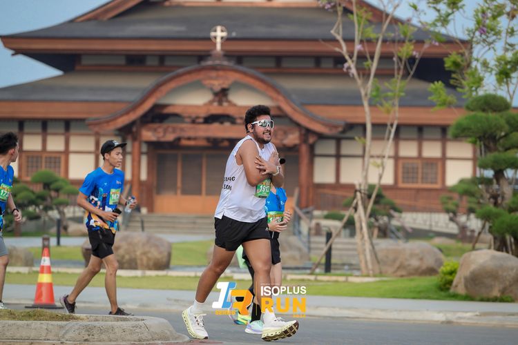 Race photo from ISOPlus Run 2024 Jakarta