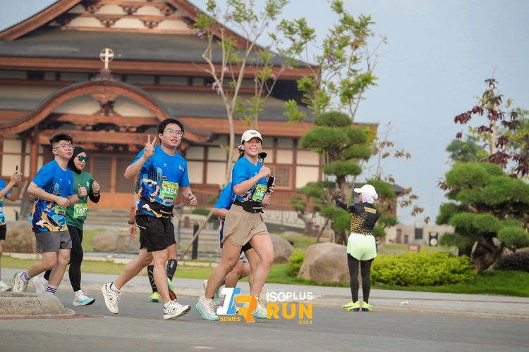 Race photo from ISOPlus Run 2024 Jakarta