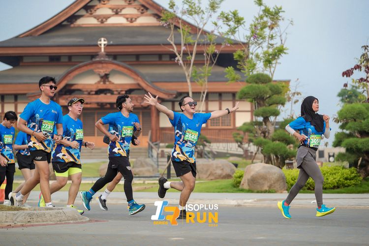 Race photo from ISOPlus Run 2024 Jakarta
