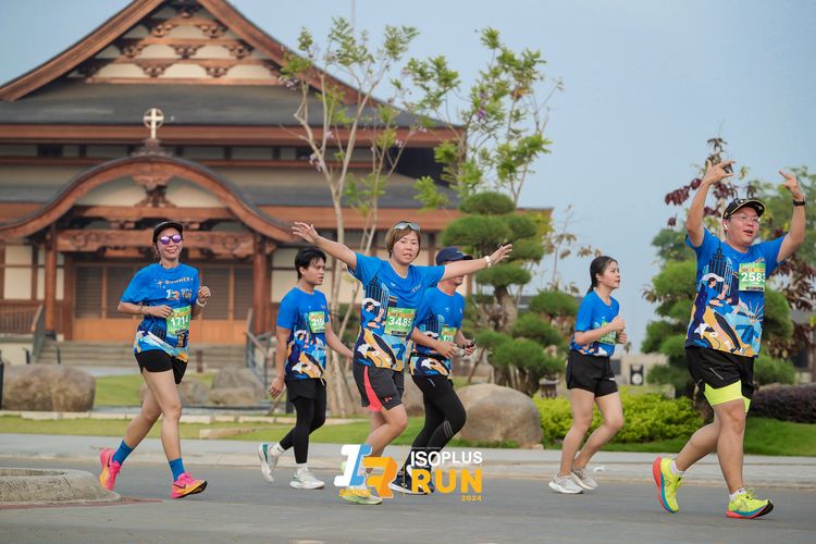 Race photo from ISOPlus Run 2024 Jakarta