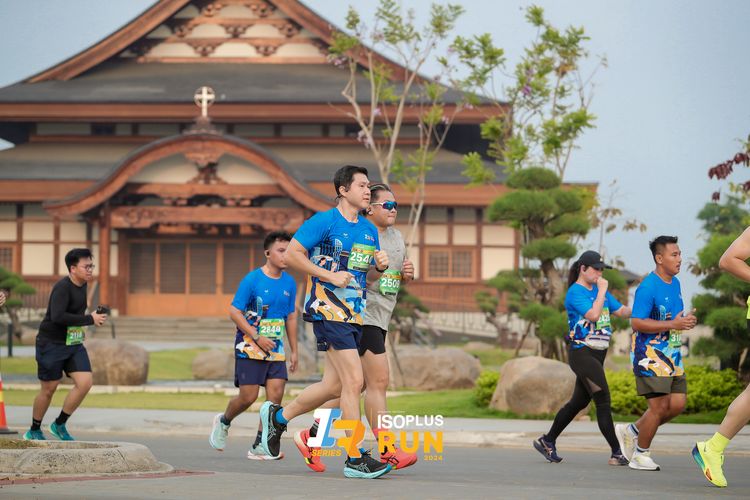 Race photo from ISOPlus Run 2024 Jakarta