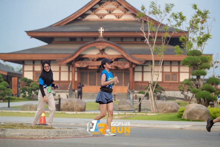 Race photo from ISOPlus Run 2024 Jakarta