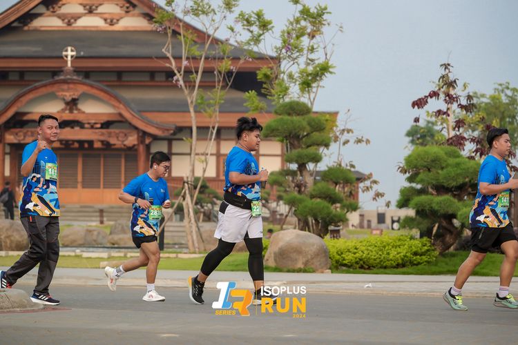 Race photo from ISOPlus Run 2024 Jakarta