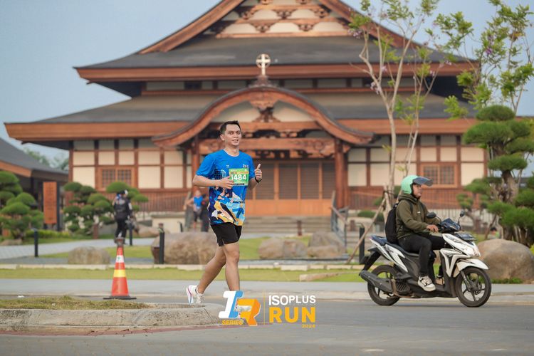 Race photo from ISOPlus Run 2024 Jakarta